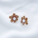 گوشواره میناکاری کرمی گل بهاری استیل