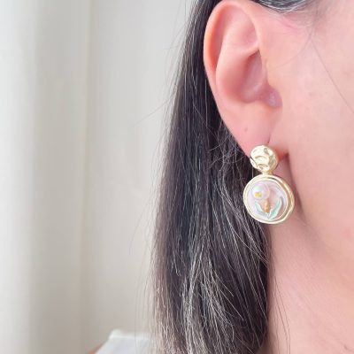 گوشواره میناکاری آویز صورتی قاب گل مروارید استیل