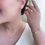 سرویس کامل ونکلیف سفید گل ریز استیل (گردنبند تک گل)