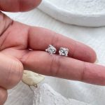 گوشواره میخی پاپیون نگیندار ژوپینگ