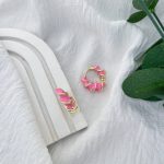 گوشواره میناکاری حلقه ای صورتی مارپیچ استیل