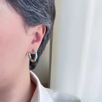 گوشواره حلقه ای میناکاری فیروزه ای پیچ استیل