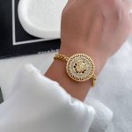 دستبند ورساچ طرح طلا